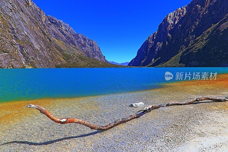 秘鲁秘鲁秘鲁的Cordillera Cordillera的Llanganuco湖